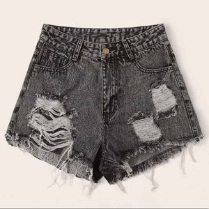 Highwaisted denim shorts